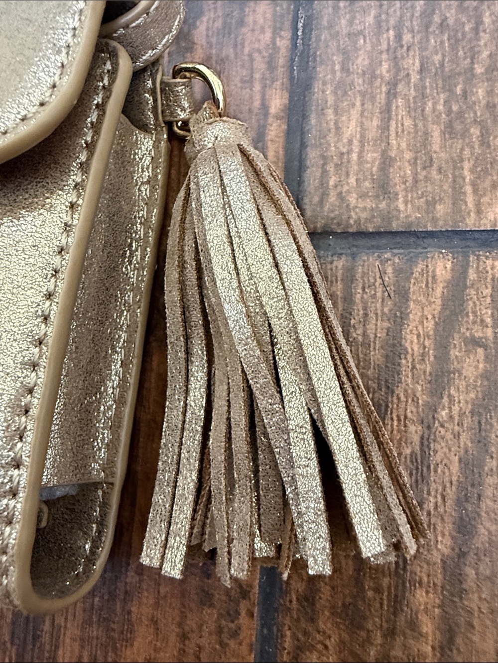 Lilly Pulitzer Bahama Metallic Gold Convertible Adjustable Crossbody Bag/Wallet - Picture 5 of 14